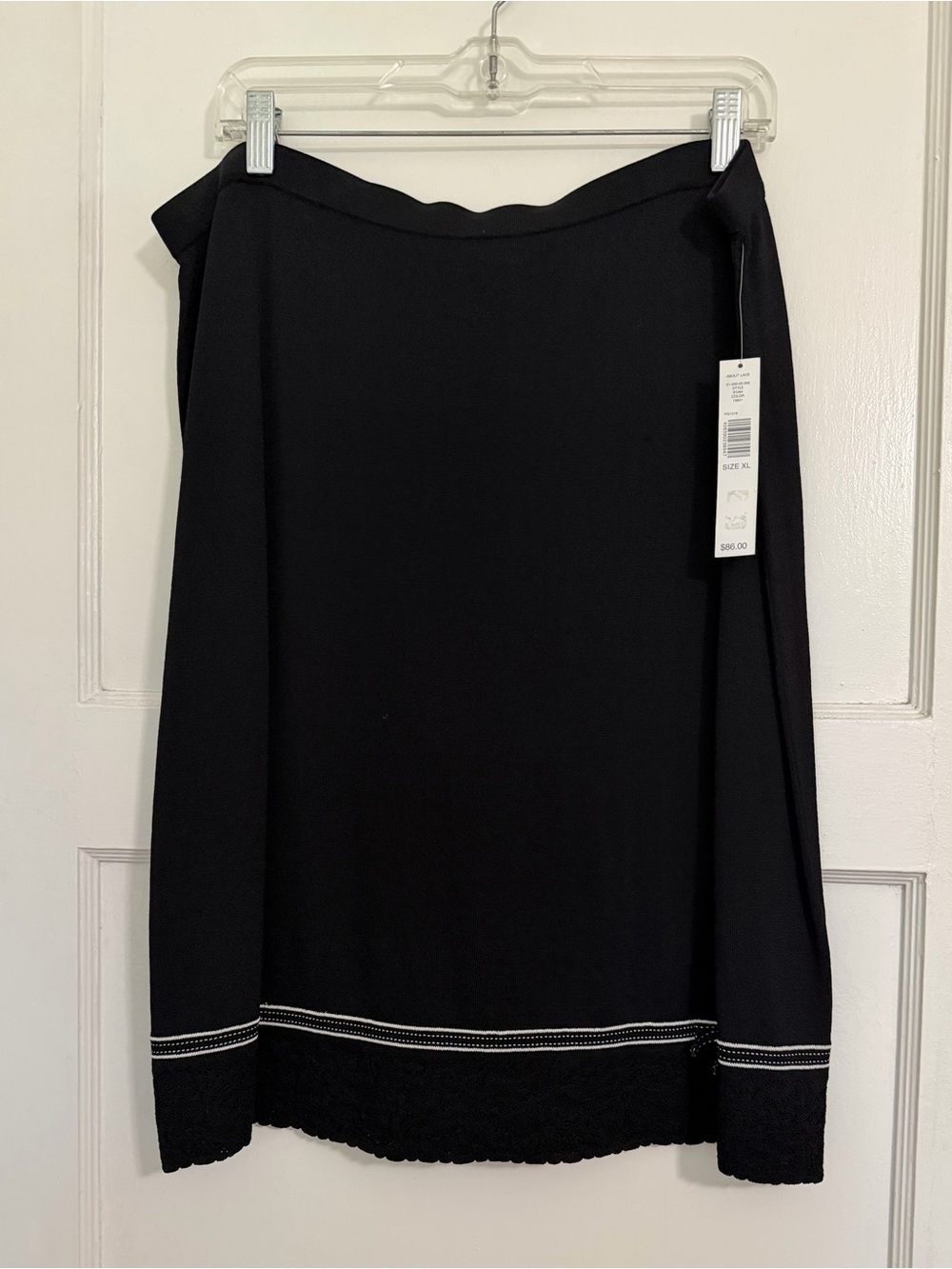 NWT Kate Hill Black Midi Skirt with Contrast Hem Stitching 🌹